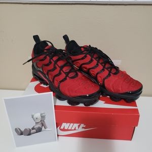 Like New Men's Nike Vapormax Plus Red & Black